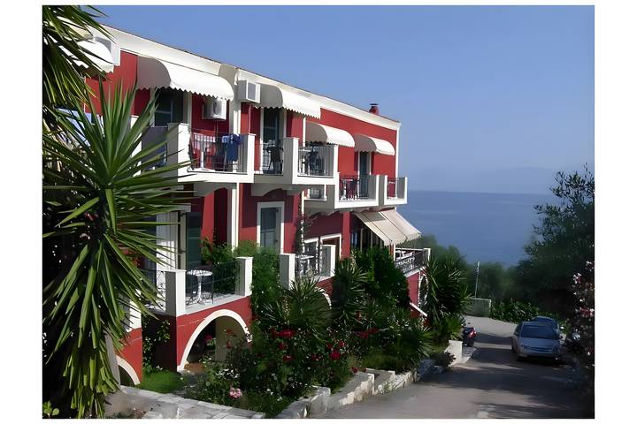 Ferienwohnung für 3 Personen, mit Balkon und Garten sowie Kinderpool in Griechenland