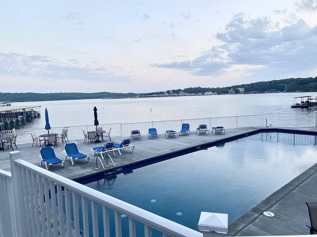 Ganze Wohnung, * Alles In Einem * Fischen, Booten, Golfen, Schwimmen, Einkaufen, Entspannen in Osage Beach, Lake of the Ozarks