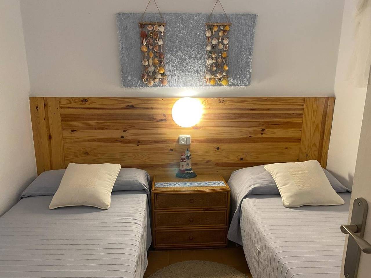 Entire holiday apartment, Cozy Beach Apartment with Washer and Bathtub in Sant Feliu de Guíxols, Costa Brava