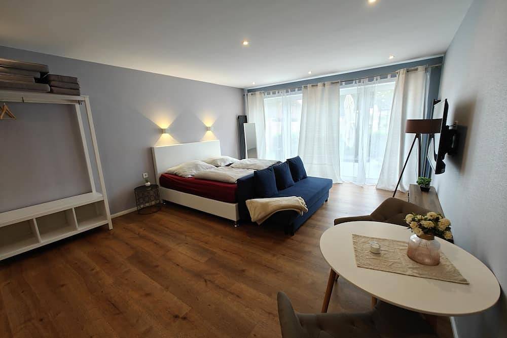 Ganze Wohnung, Moderne Ferienwohnung, eigene Terasse , ruhig gelegen im historischen Hinterhof in Cismar, Grömitz