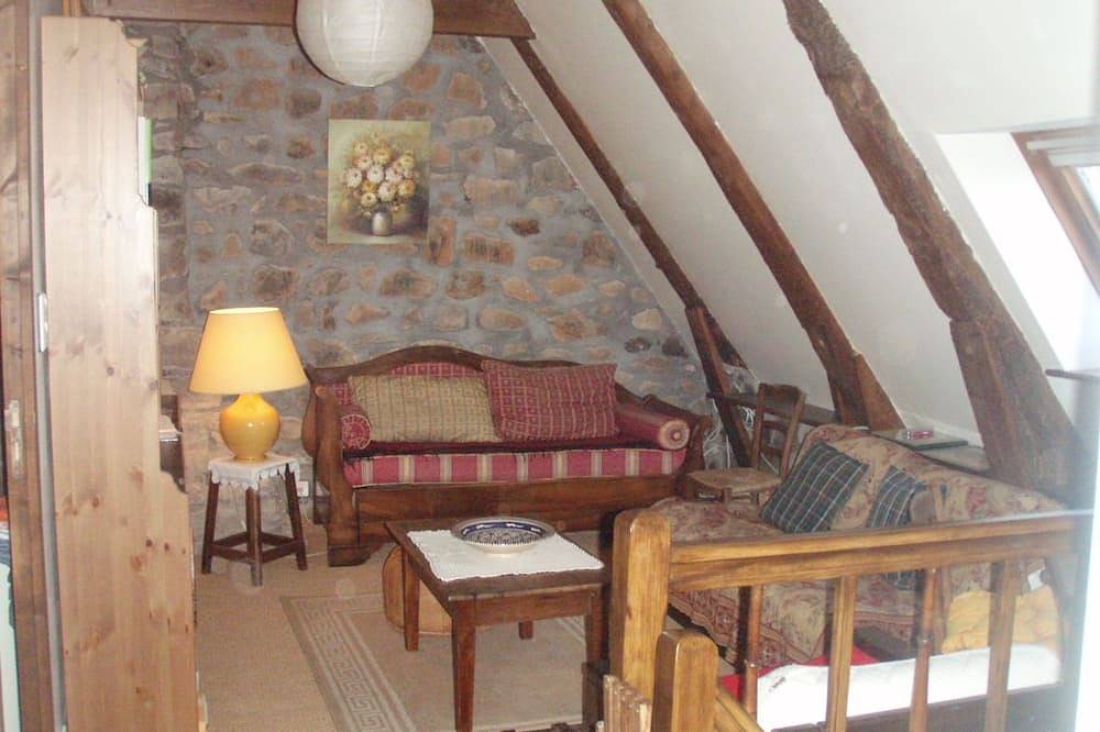 Antigua casa de labranza restaurada decoración cálida cómoda en una parcela de 3ha in Saint-Donat, Parque Natural Regional Volcans d'Auvergne