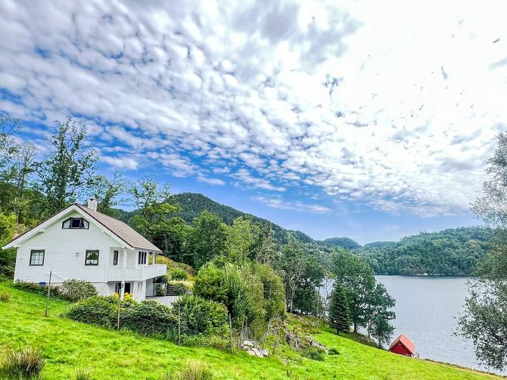 Ferienhaus für 8 Personen, mit Balkon und Terrasse sowie Garten in Hardangerfjord