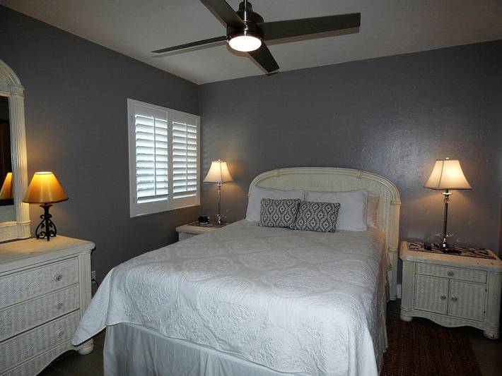 Vacation rental for 4 people, with pool and balcony in Marco Island