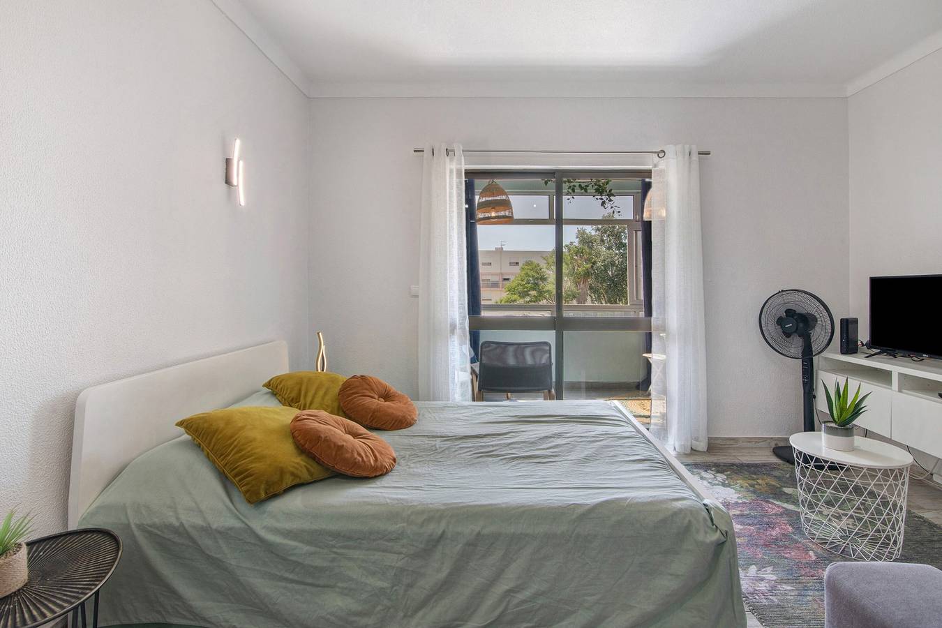 Apartamento entero, Apartamento 'Remodelado Próximo Da Praia' con balcón y Wi-Fi in Albufeira, Distrito de Faro
