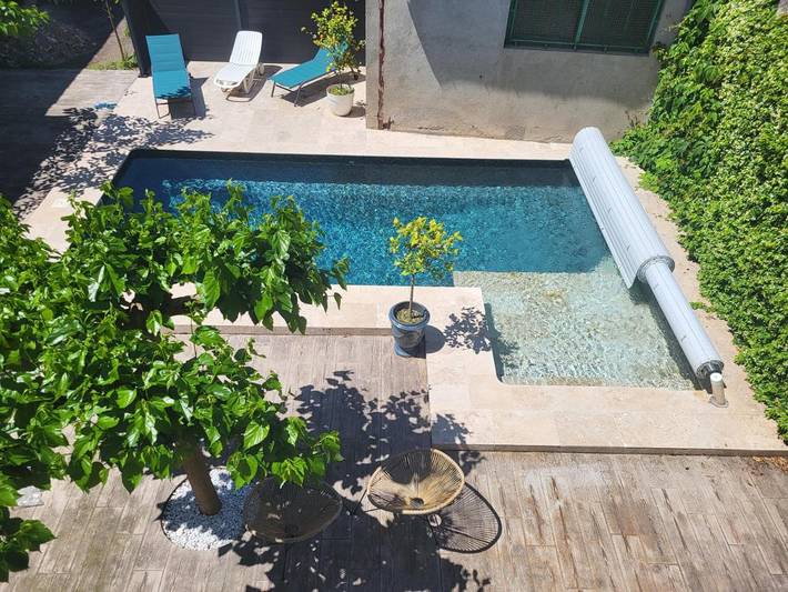 Maison de vacances pour 4 personnes, avec jacuzzi ainsi que piscine et terrasse, animaux acceptés