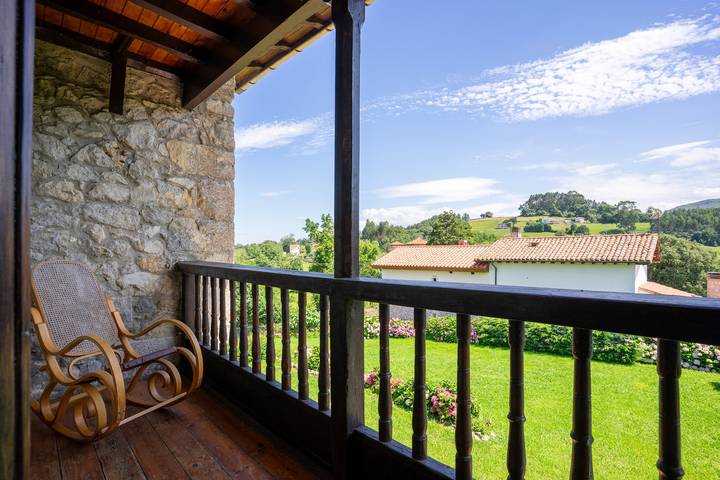 Casa rural para 6 personas, con balcón y jardín en Comarca de Oriente - 4