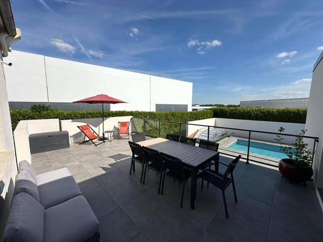 Location de vacances pour 14 personnes, avec piscine et jardin à Landivisiau - 4