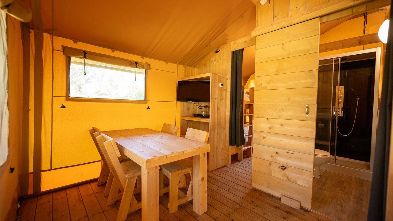 Geheel vakantieappartement, Vakantieappartement voor 4 personen met terras in Borger, Drenthe