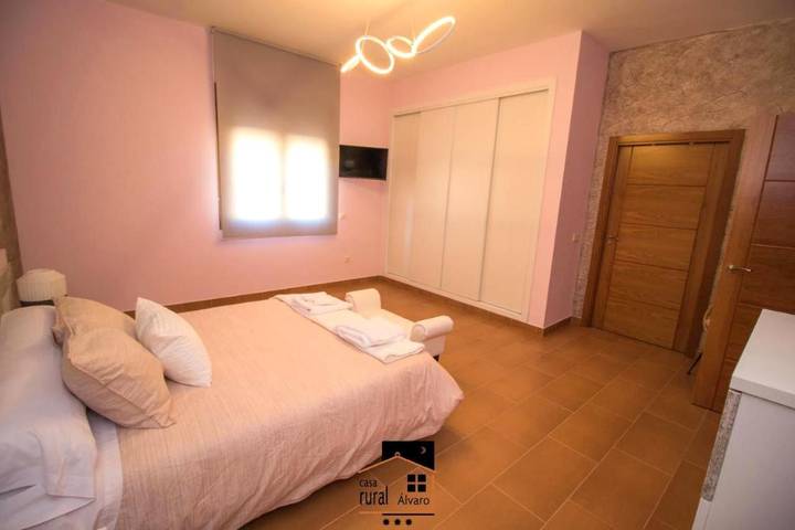 Casa de vacaciones para 10 personas, con vistas además de piscina y jardín en Provincia de Guadalajara - 4