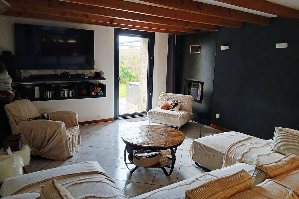 Family house with garden, 5 bedrooms in Férel, Côte des Mégalithes