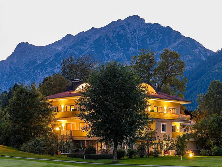 Ferienwohnung für 4 Personen, mit Seeblick und Balkon sowie Garten am Achensee
