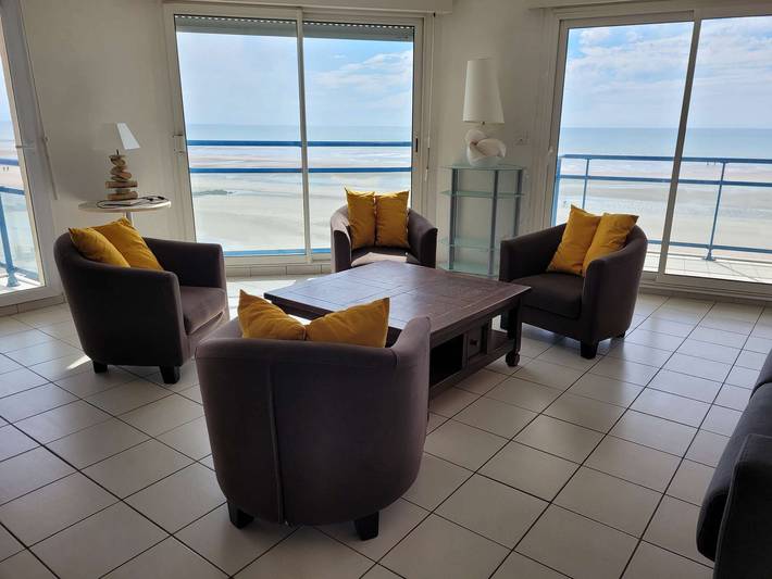 Ganze Wohnung, Meerblickwohnung mit 2 Balkonen und Terrasse, 3 Schlafzimmer, Komfortausstattung in Merlimont Plage, Merlimont