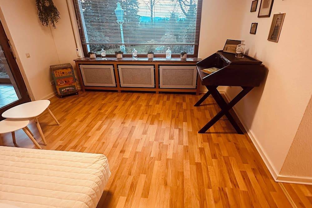 Ganze Wohnung, Gemütliche Ferienwohnung im Grünen für erholsame Auszeiten, ruhig, zentrumsnah in Holzminden, Landkreis Holzminden