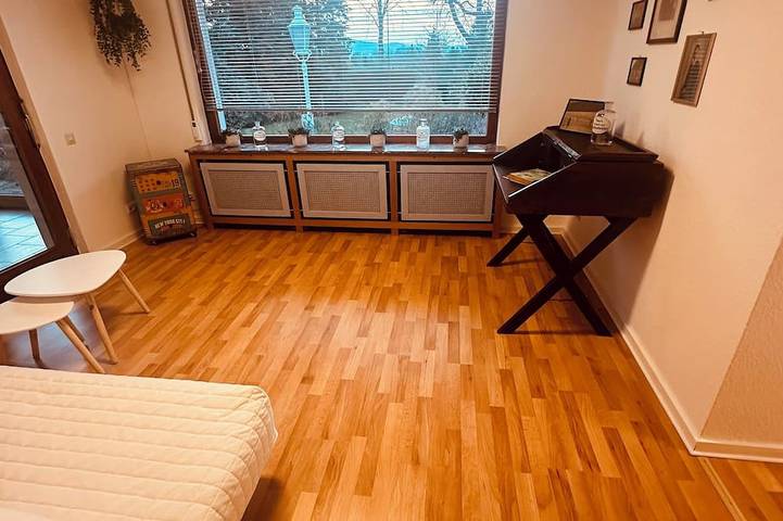 Ganze Wohnung, Gemütliche Ferienwohnung im Grünen für erholsame Auszeiten, ruhig, zentrumsnah in Holzminden, Landkreis Holzminden