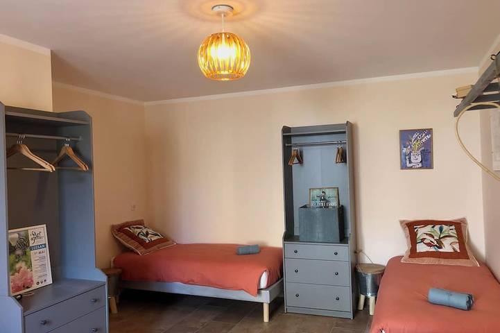 Location de vacances pour 6 personnes, avec terrasse et jardin, animaux acceptés à Vallabrix - 3