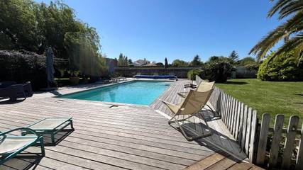 Cottage pour 12 personnes, avec vue et jardin ainsi que terrasse et piscine, animaux acceptés à Étaules