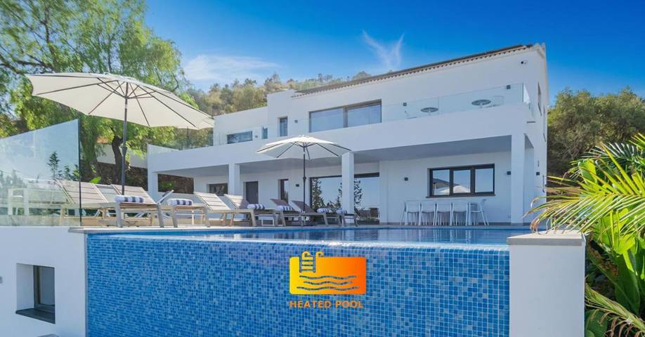 Chalet para 10 personas, con jardín además de vistas y piscina en Churriana