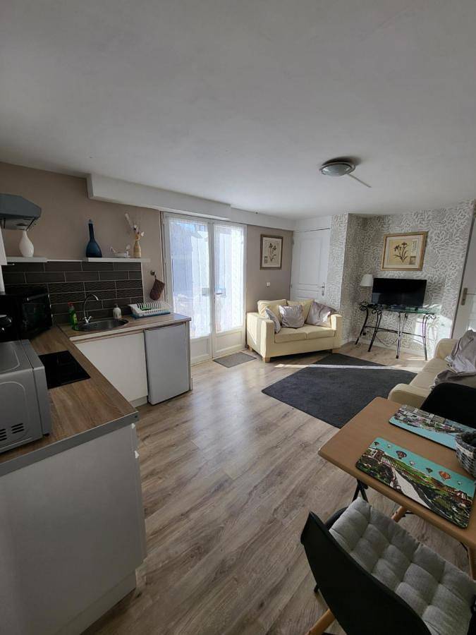 Gîte pour 2 personnes, avec jardin et piscine à Saint-Rabier - 3