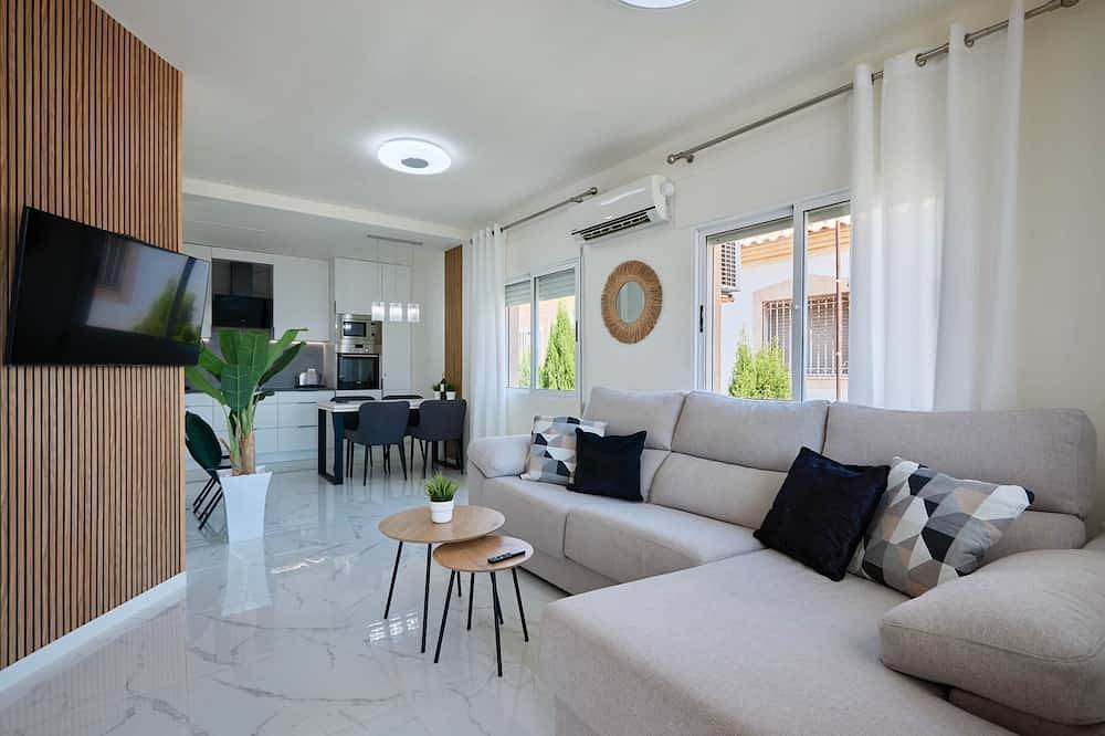 Entire apartment, Casa Loresa Silver in La Zenia Centre, Orihuela