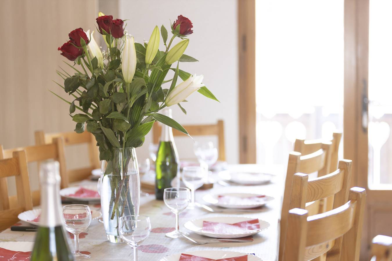 Chalet "Le Ptit Grenier" avec vue sur la montagne, terrasse privée et Wi-Fi in Les Carroz, Arâches-la-Frasse