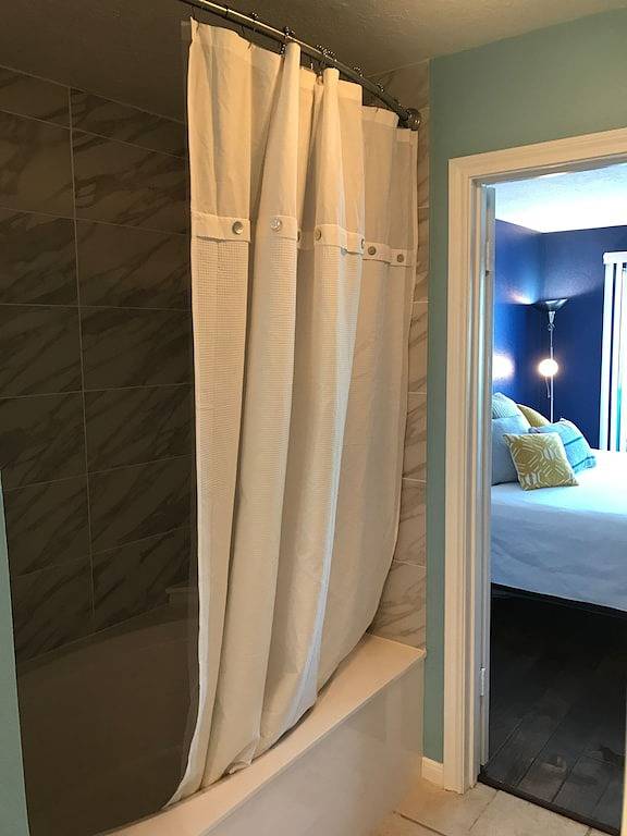 Ganze Wohnung, The Lakeside Getaway - neu renovierte Wohnung am Lake Conroe in Lake Conroe