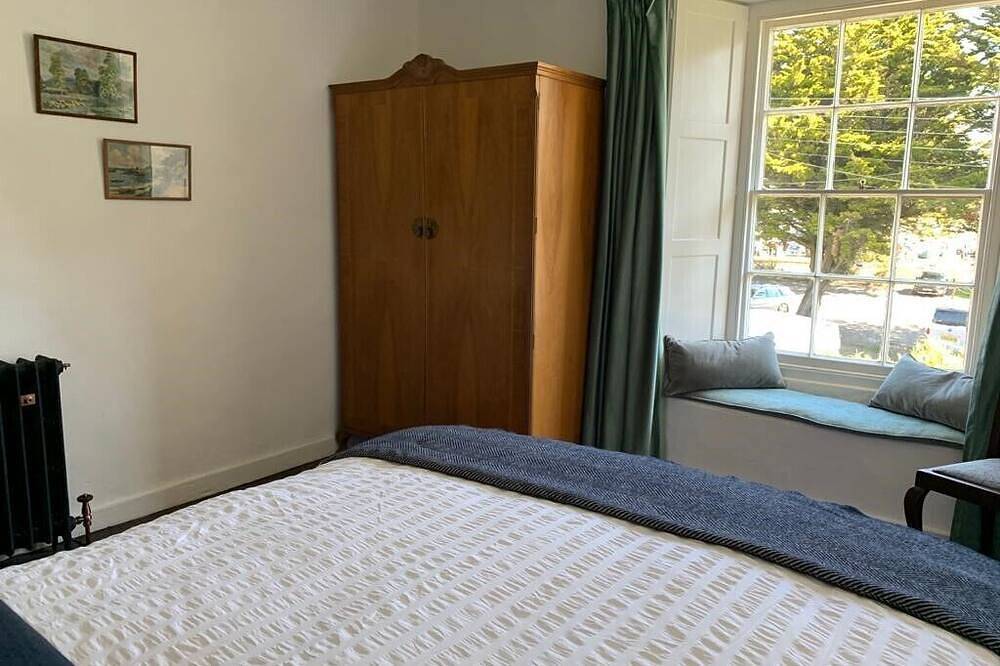 Lovely Cottage beside Bude Canal & Surfing Beaches in Bude, Cornwall