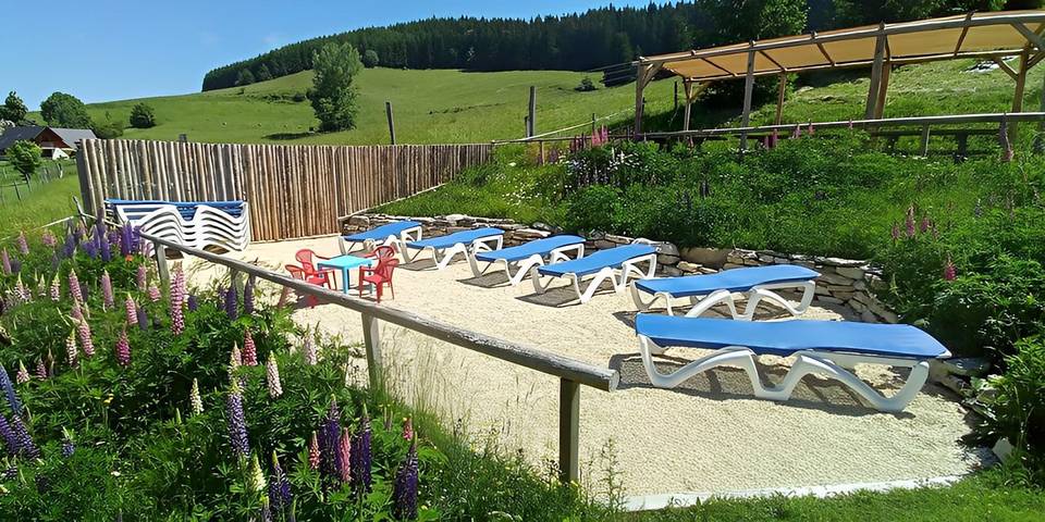 Location de vacances pour 30 personnes, avec terrasse et jardin dans l' Isère - 3