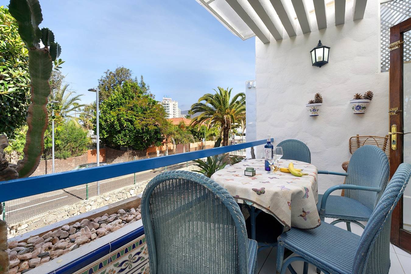 Geheel appartement, Vakantie Appartement "Bungamerica272" met Gedeeld Zwembad, Privé Terras & Wifi in Playa de Troya, Adeje