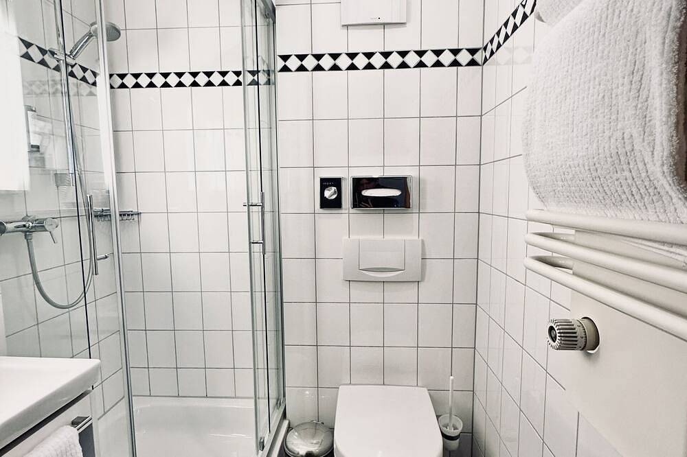 Queen Single Apartment in Düsseldorf, Düsseldorf region