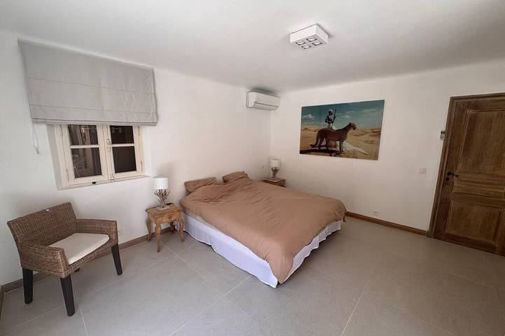 Villa pour 8 personnes, avec Jacuzzi ainsi que Terrasse et Jardin à Gassin - 2
