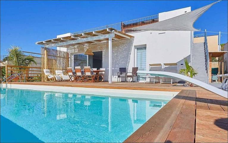 Casa de vacaciones para 6 personas, con piscina además de jacuzzi y jardín - 1