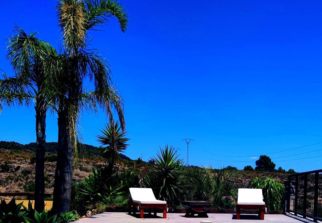 Villa 'Masai' con piscina privada, Wi-Fi y aire acondicionado in Llombay, Provincia de Valencia