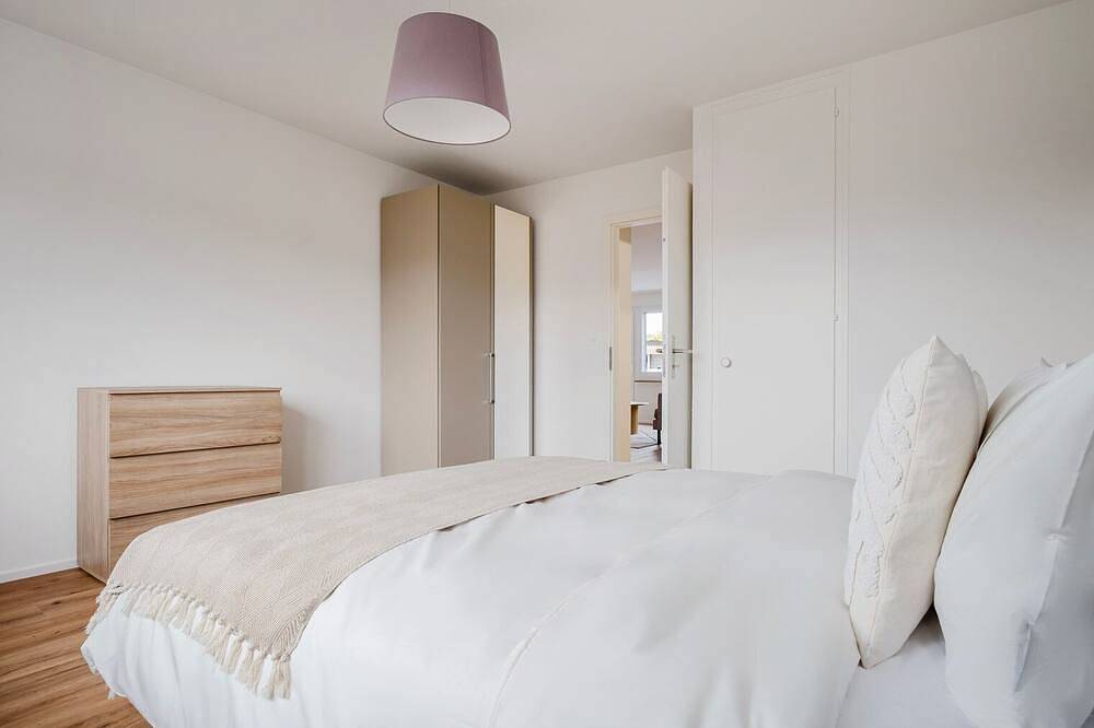 Ganze Wohnung, Blueground | Dietikon, balcony, nr Park in Dietikon, Kanton Zürich