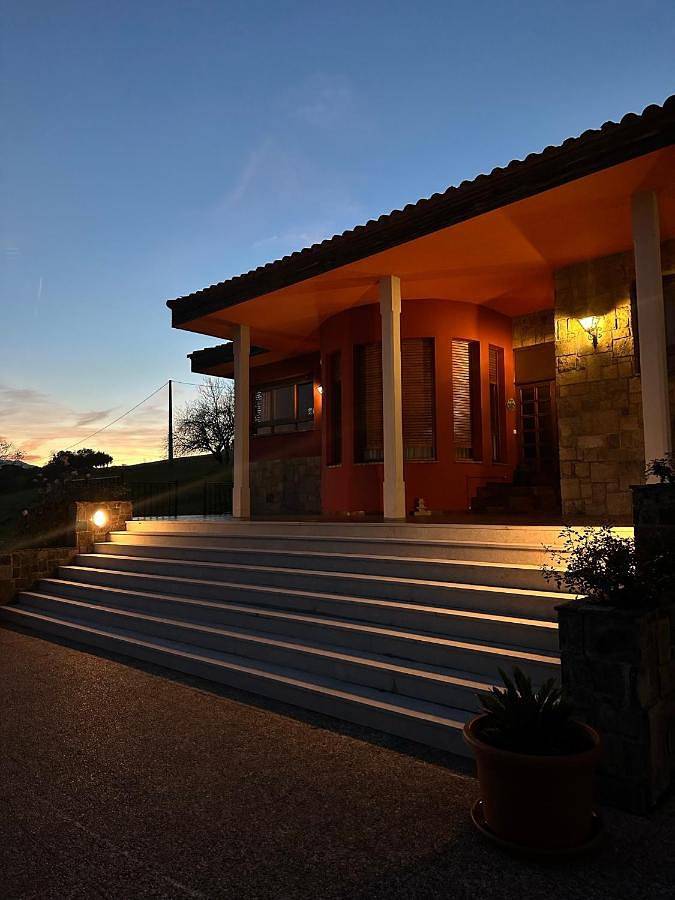 Casa rural para 4 personas, con balcón además de vistas y jardín en Parres - 4