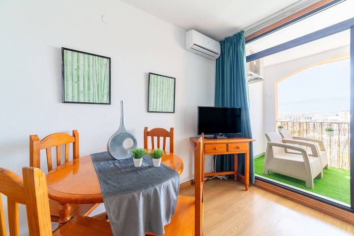 Apartamento entero, Apartamento "Residencial Fénix" con piscina compartida, terraza y Wi-Fi in Buena Vista Roquetas de Mar, Roquetas de Mar