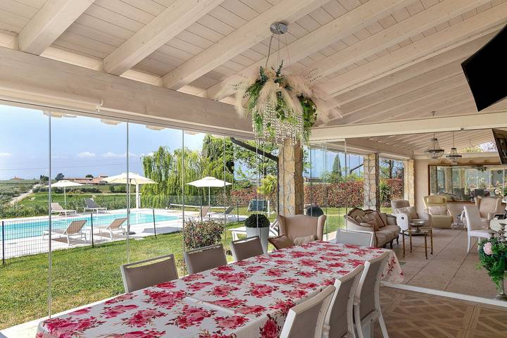 Villa für 9 Personen, mit Whirlpool und Garten sowie Seeblick am Gardasee - 4