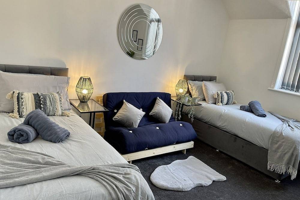 Appartamento intero, Casa Lobo's Beautiful Suites +free offroad parking -Suite#2 in Wolverhampton, Birmingham e dintorni