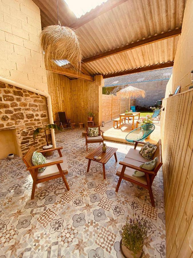 Location de vacances pour 2 personnes, avec Terrasse et Jardin à Montfarville