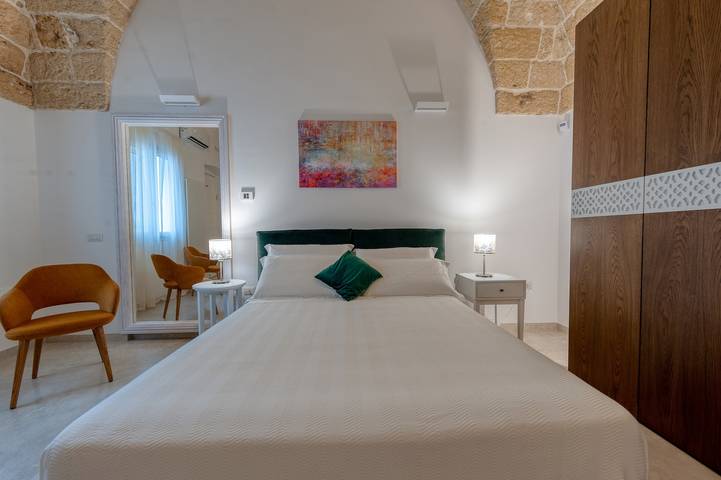 Entire apartment, Holiday Apartment "The Secret Door 10" with Private Terrace & Wi-Fi in Cellino San Marco, Salento