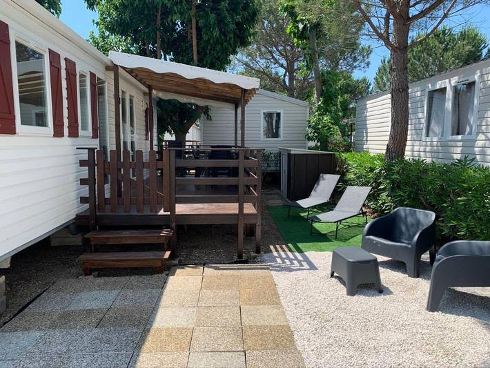 Camping pour 7 personnes, avec piscine ainsi que terrasse et jacuzzi, animaux acceptés à Vias
