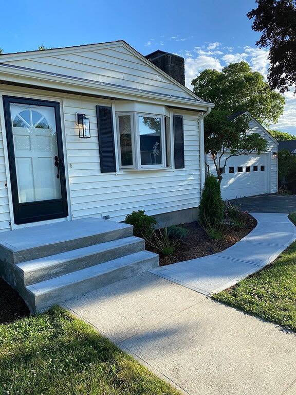 The Rossie Charmer- A 3 bdrm Mystic Getaway- Children 16+ welcome in Mystic, Connecticut