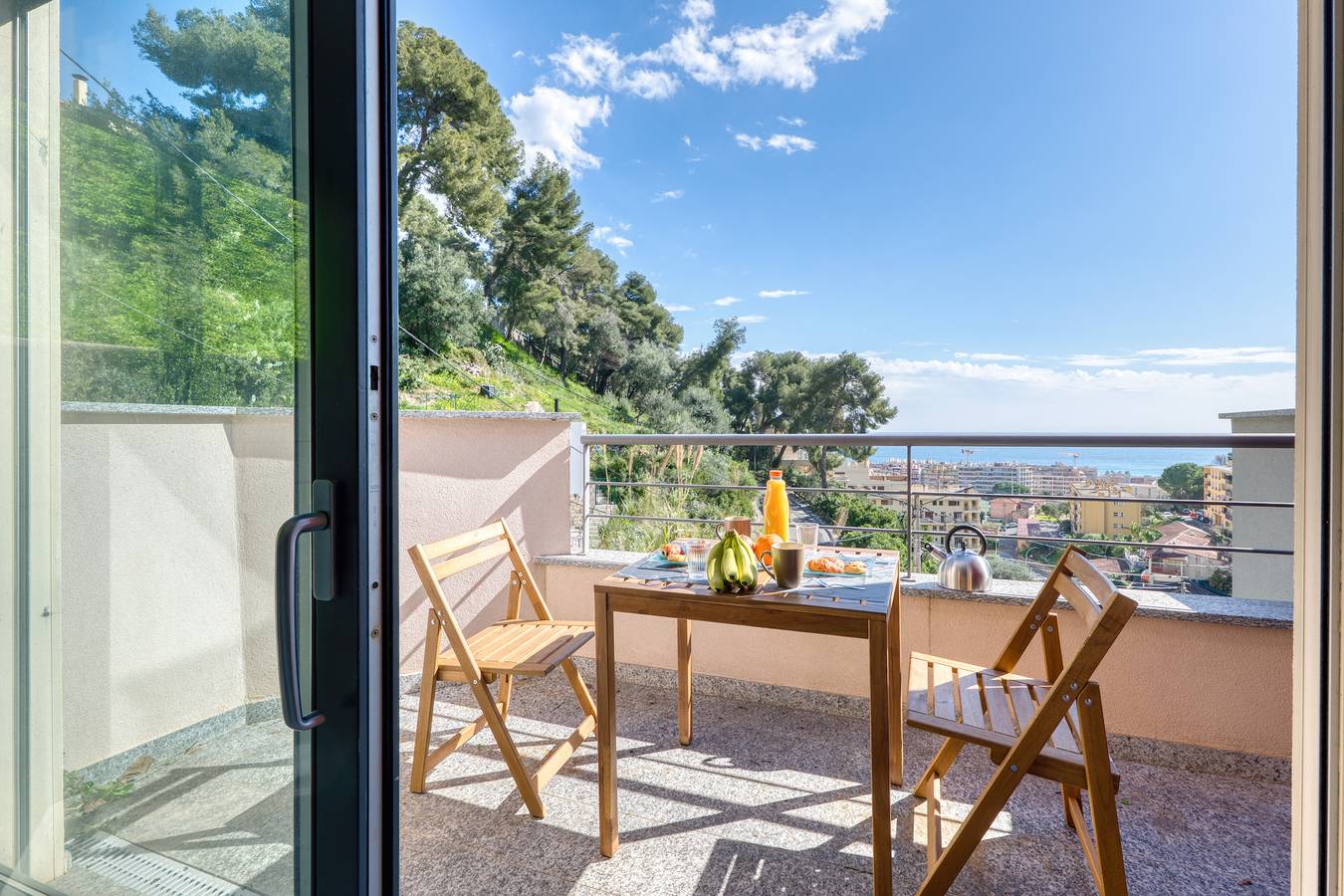 Appartement De Vacances pour 4 Personnes dans Roquebrune-Cap-Martin, Région de Nice