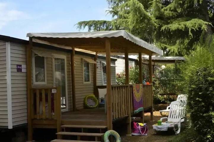 Camping pour 6 personnes à Lunel