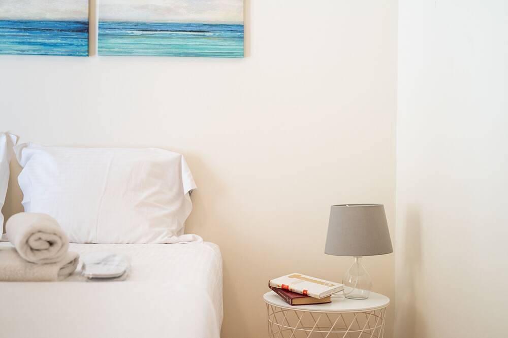 Entire apartment, Two bedroom Apt in Syntagma - Ermou area in Central Section of Athens, Athens