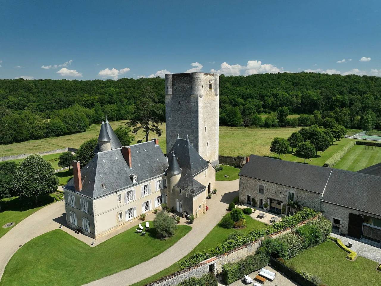 Zauberhaftes Herrenhaus bei Tendu mit Tennisplatz in Tendu, Châteauroux und Umgebung