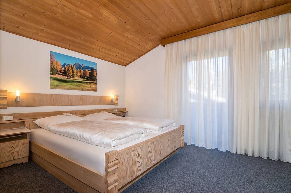 Ganze Wohnung, Unser kleines Ferienparadies mit nur 2 Wohneinheiten liegt inmitten der Berge in Karersee, Welschnofen