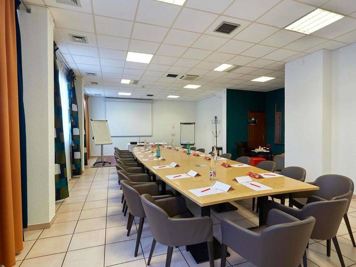 Hôtel pour 3 personnes, avec terrasse, animaux acceptés à Ambilly - 4