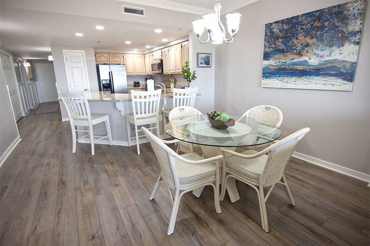 Vacation rental for 8 people, with balcony and pool in Wrightsville Beach