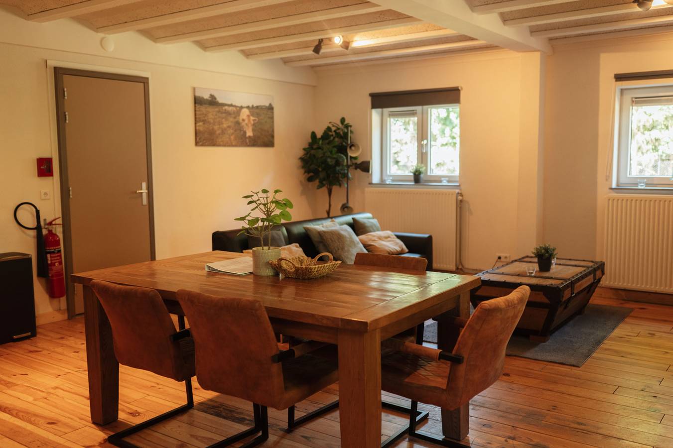 Cozy 12-person family house in beautifully renovated 1920s farmhouse in a quiet area in Bergeijk, North Brabant