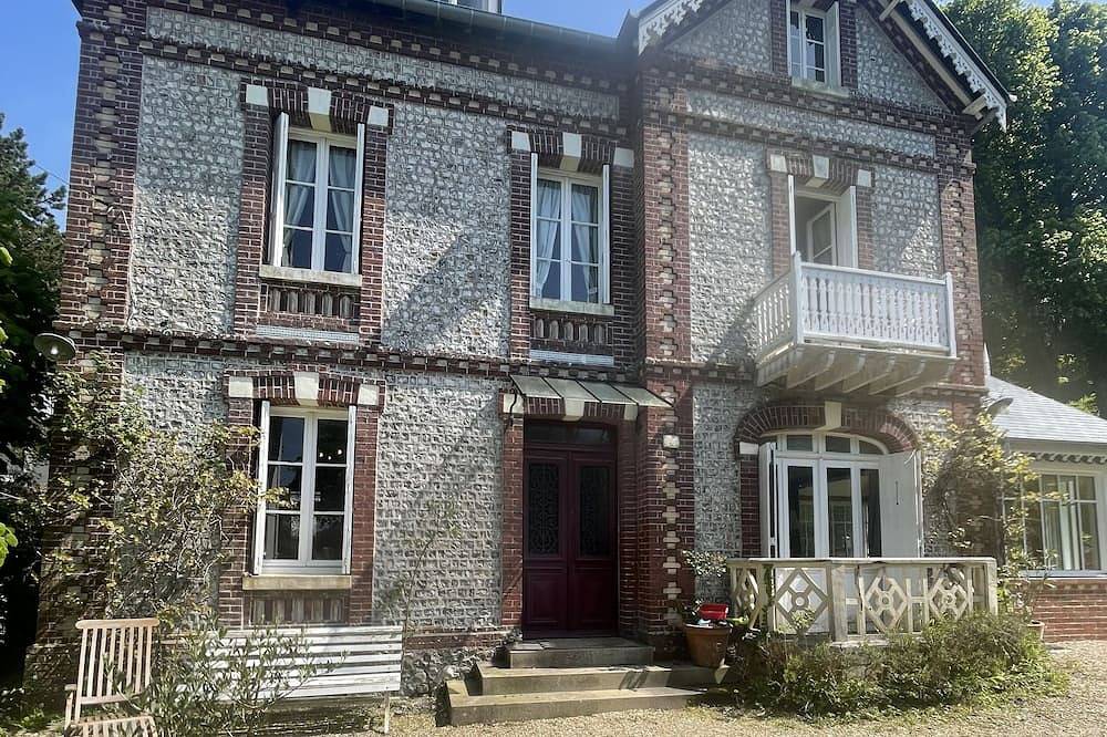 Jolie Maison 5chambres Les Petites Dalles 300m mer in Les Petites Dalles, Saint-Martin-aux-Buneaux